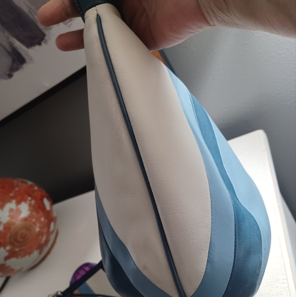 VINTAGE 6IN MATCHED WRISTLET & LARGE 15IN WIDE COACH BLUE STRIPED HOBO ERGO BAG - Picture 14 of 17